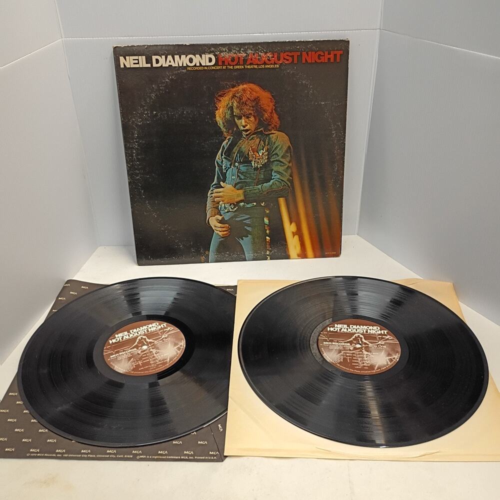 NEIL DIAMOND Hot August Night 1972 2xLP Pop Rock Vinyl Record MCA-8000